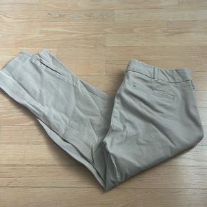 Women cropped khaki pants